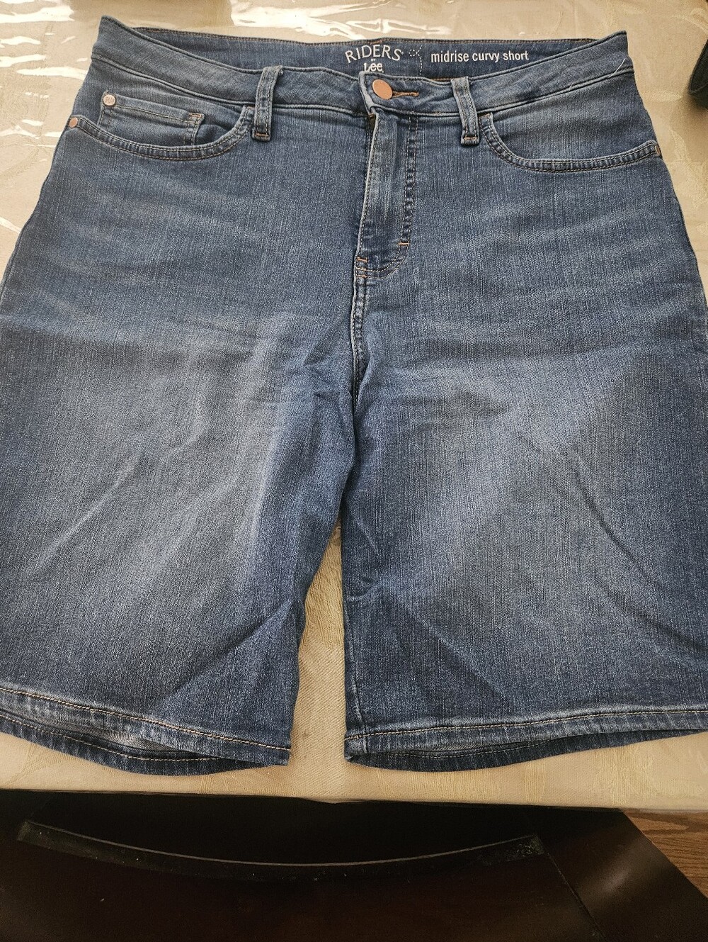 Lee Womens Curvy Midrise Denim Shorts